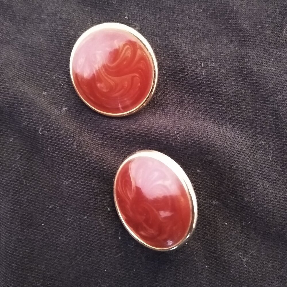 Vintage 80's Marbled Button Earrings - red swirl